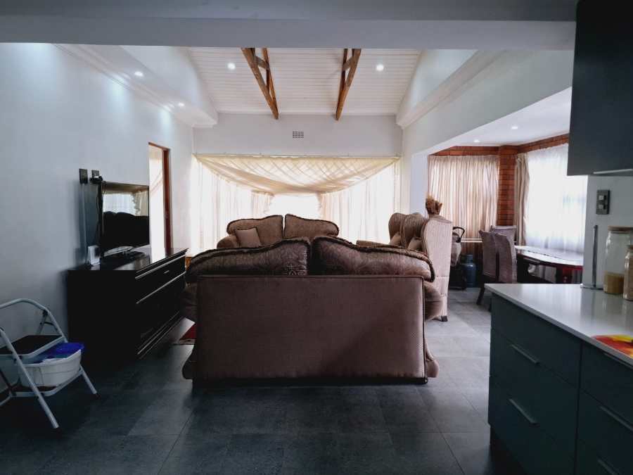 4 Bedroom Property for Sale in Generaal De Wet Free State